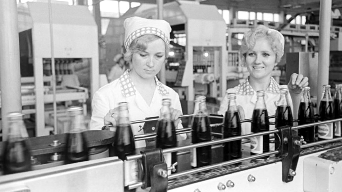 Из серии «Рабочая краса или как выглядели рабочие девушки в СССР». Часть  11 