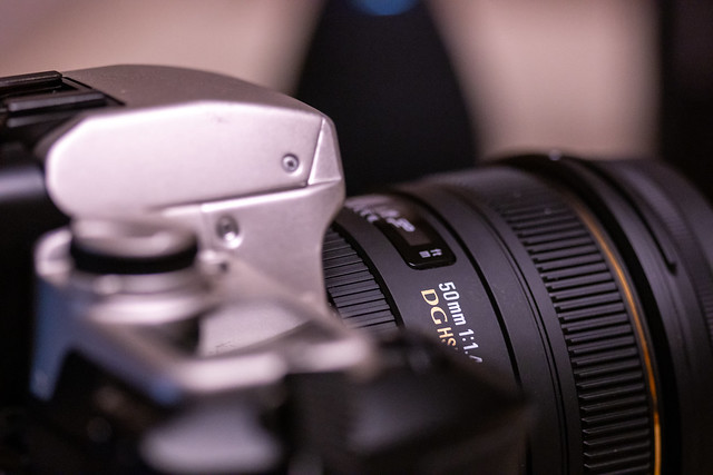 Canon ELAN IIe 35mm Film Camera - EF 100mm F2.8 Macro - M6  Mark II