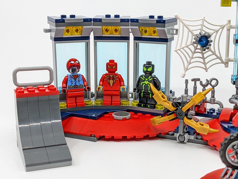 76175: Attack On The Spider Lair Set Review