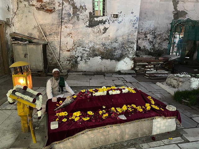 Mission Delhi - Muhammed Naeem Khan, Hazrat Nizamuddin Auliya's Dargah