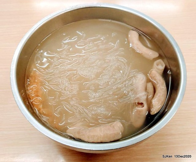 Pig intestines  cellophane noodles  & Braised pork on rice at 三元豬腸冬粉店，Taoyuan city, North Taiwan, SJKen, Dec 13, 2020.
