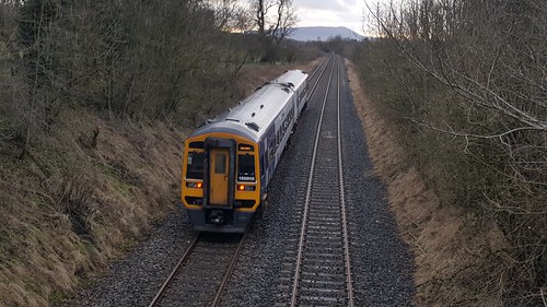 An unusual Thursday running of a passenger train north of Clitheroe sees Northern Trains 158909 heading back towards Blackburn. | by Ant (ac_1076)