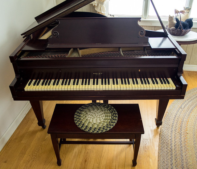 1910 Estey Grand Piano