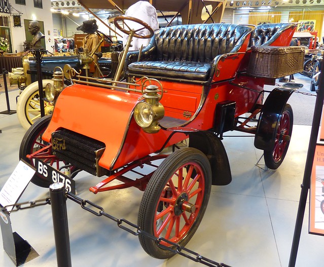 1903 Ford Model A Open Tourer red vl
