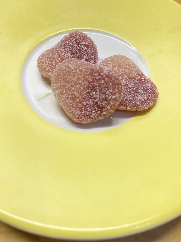 【小食物】日本甘樂Pure鮮果實軟糖－濃草莓口味