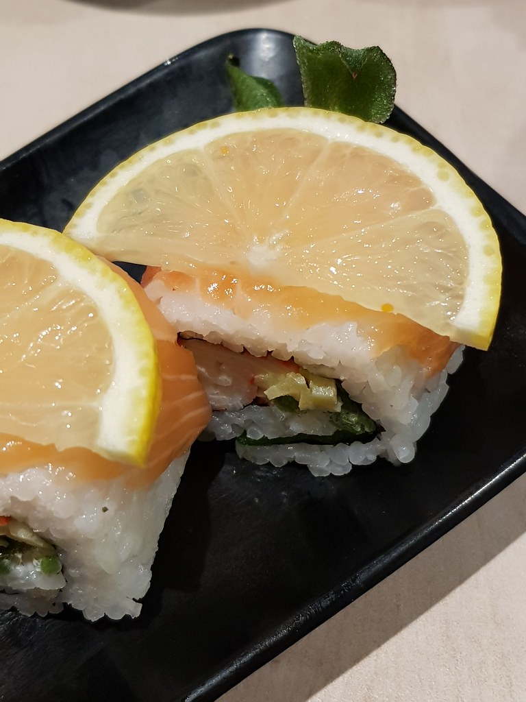 三文冰花太券 Salmon Blossom Maki rm$12.90 @ 和食 Washoku USJ10