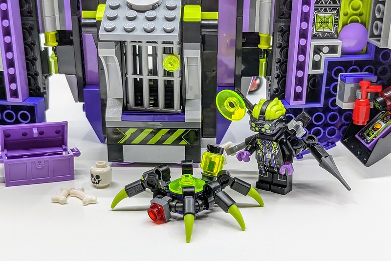 80022: Spider Queen’s Arachnoid Base Set Review