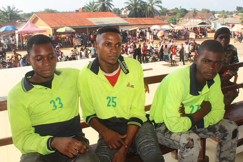 Simon Ndjate, Taye Ilungu au milieu et Patrice Sona (1)