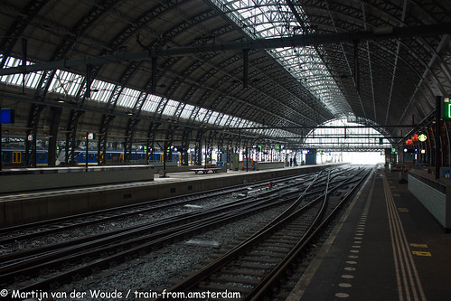20210207_NL_Amsterdam-Centraal_Empty Platforms