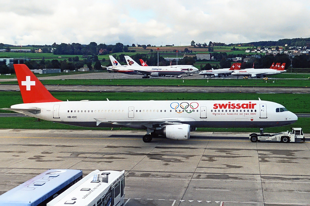 Swissair Airbus A321 HB-IOC 