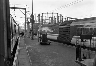 Intercity train, gasholders, St Pancras Station, Somers Town, Camden, 1989 89-5g-66