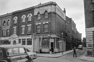 Shops, Pancras Rd, Kings Cross, Camden,  1989 89-5g-65