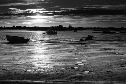 mud thames boats footprints sunset essex leighonsea twotreeisland