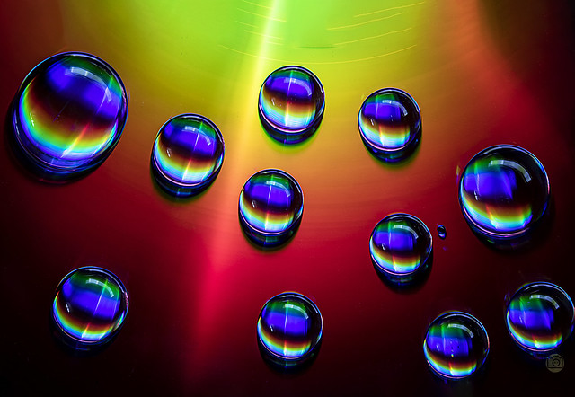 Water Drops on Cd