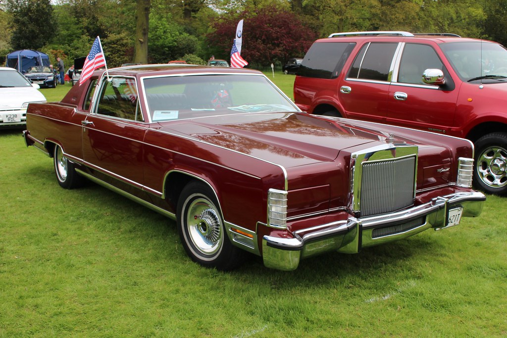 433 Lincoln Continental Town Coupe (1979) NMA 621 T