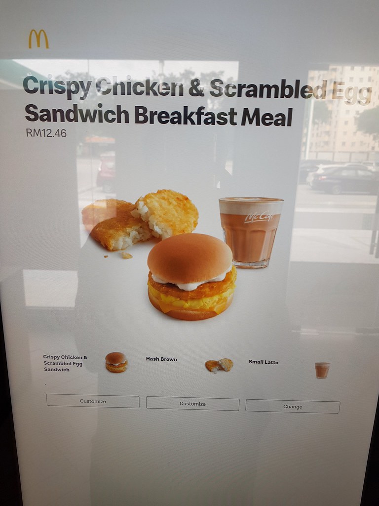 香脆雞肉炒雞蛋漢堡配薯餅和拿鐵 Crispy Chicken Stambled egg Burger w/Hash brown and Latte rm$13.20 @ McDonald's USJ1