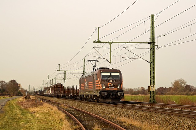 HSL Logistik 187 535 mit Saarrailzug DGS 69471 Brake (Weser) - Neunkirchen (Saar) Hbf (Diepholz, 22.02.2021).