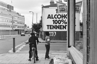 Two Boys, Landor Rd, Stockwell, Lambeth, 1989 89-6b-65
