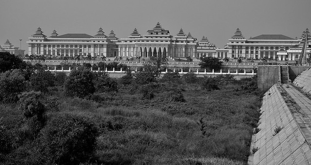 MYANMAR ,Burma - Naypyidaw /Hauptstadt -futuristisch auch das gewaltige Parlamentsgebäude, 78199/13424
