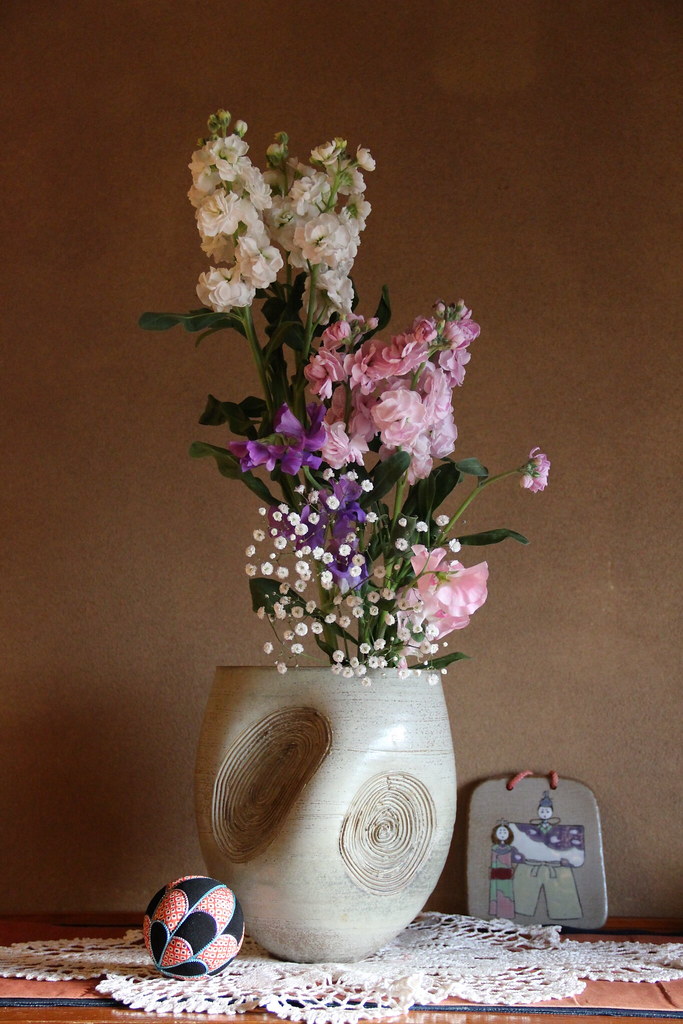 I arranged ikebana for Girls’Festival. Japanese style flower arrangement.
