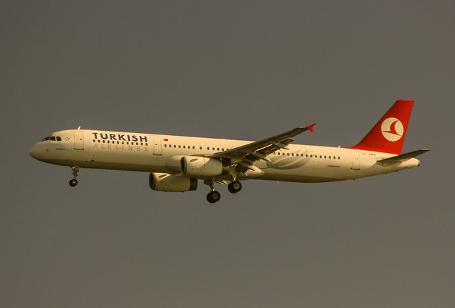 TC-JMK, Turkish Airlines A321 landing at Istanbul, 04 September 2012,