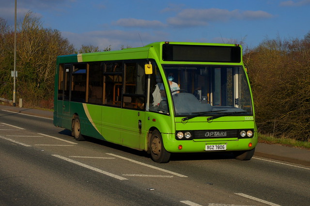 Green Lantern: Trustybus (ex First South West) Optare Solo M880 RGZ7806 (formerly YJ05XNV) Stansted Road Stansted Mountfitchet 27/02/21