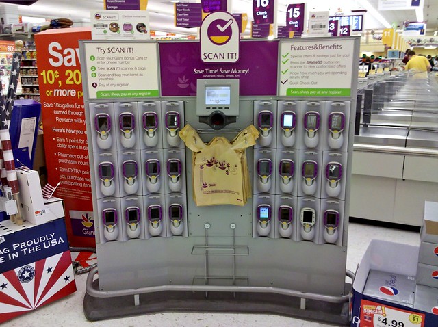 Scan It kiosk at Giant Food