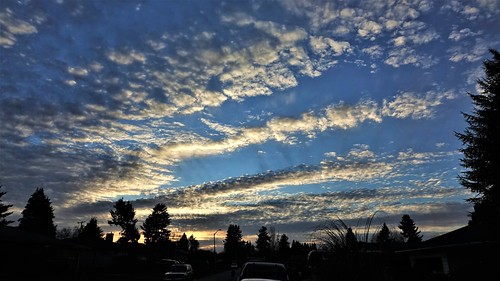 portland oregon pdx sky clouds morning evening