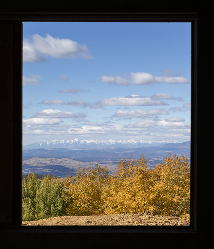 window scenic colorado sanden canon7dmarkii ef2470mm trees mountains fall clouds sky yellow green view