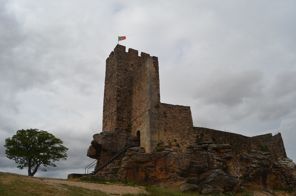 Around the castle of Mogadouro XI
