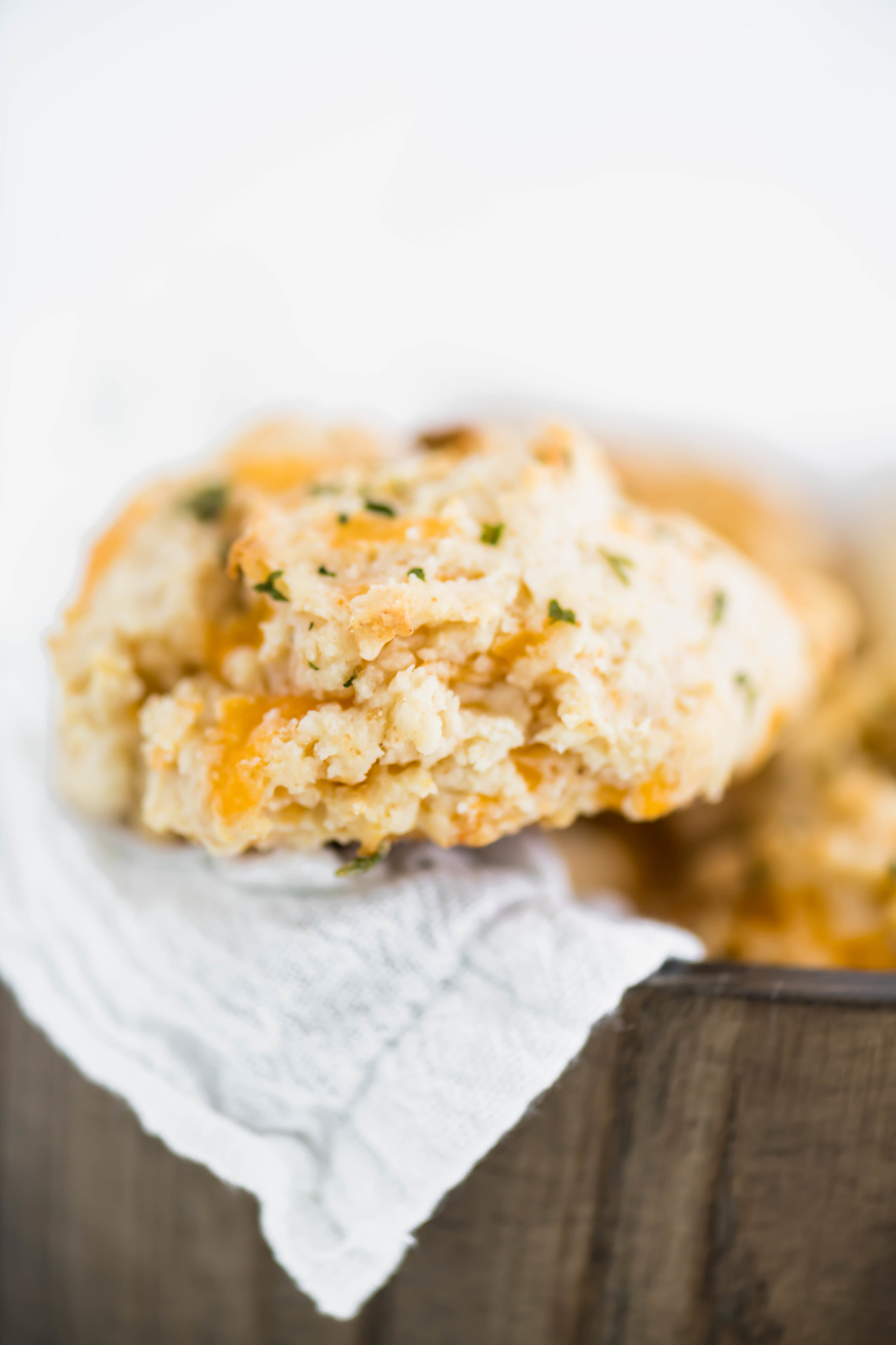 Ever want to make Red Lobster Cheddar Bay Biscuits at home? Now you can with this simple recipes and just a handful of ingredients. Taste just like the real deal. If you love copycat recipes, you'll love this cheddar bay biscuit recipe.