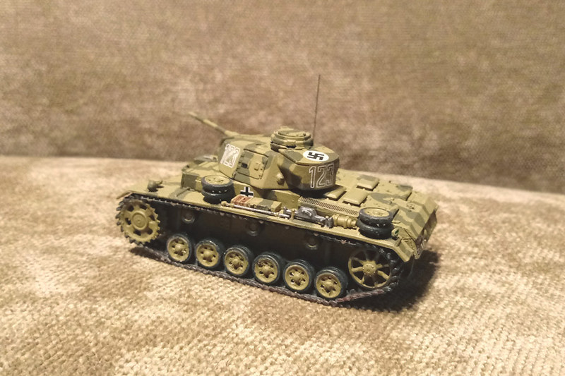 UniModels — Tank Panzer III Ausf J — Plastic model kit 1:72 Scale #271 