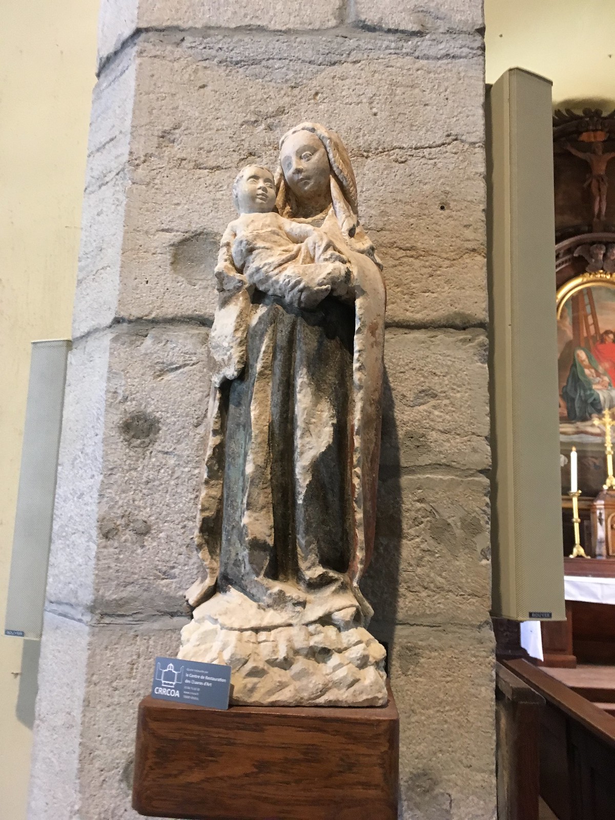 Vierge en pierre polychrome XVIème
