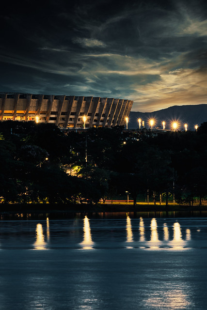 Estádio Mineirão e Lagoa da Pampulha em Belo Horizonte, MG