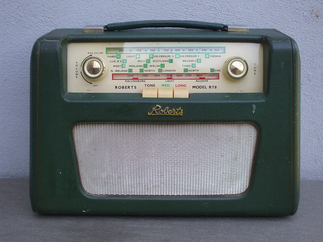Vintage 1950's Green Roberts RT8 Transistor Radio