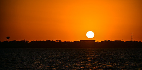 melbournebeach florida unitedstates sunset over indian river melbourne beach fl ora bay bayside riverside atlantic ocean lagoon sun orange set full