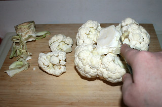 02 - Remove cauliflower stalk / Strunk des Blumenkohl entfernen