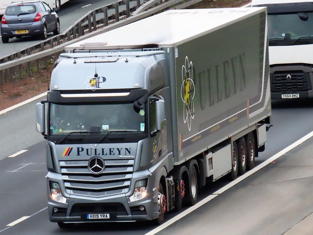 Pulleyn Transport, Mercedes Actros (HX19YRA) On The A1M Southbound