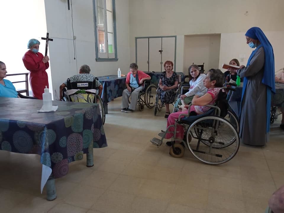 Argentina - Via Crucis en el Hospital Geriátrico de Rosario