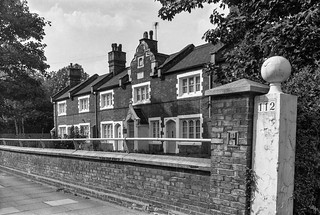 Caron's Almshouses, 121, Fentiman Rd, South Lambeth, Lambeth, 1989 89-7g-63