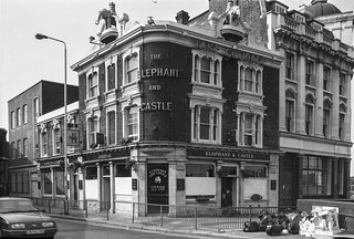 The Elephant And Castle, pub, South Lambeth Place, Vauxhall, Lambeth, 1989 89-7k-11