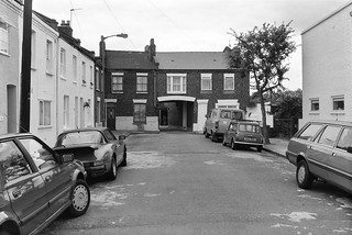 Knowsley Rd, Battersea, Wandsworth, 1989 89-7o-24