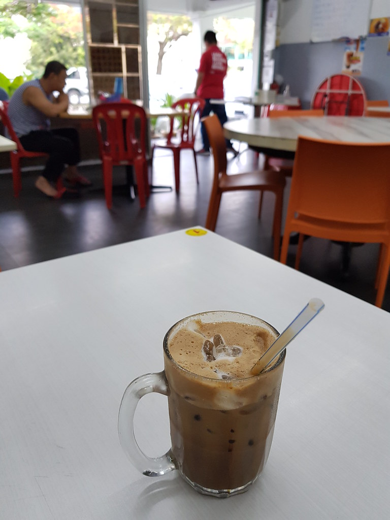 干炒沙勞越麵 Freid Dry Sarawak Mee rm$8 & Signature Coffee rm$3.80 @ 味之家 Restoran Niyu Goh USJ1