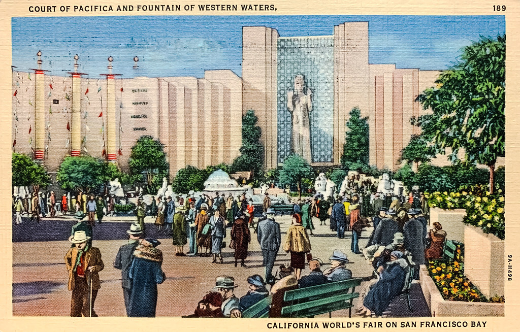 “Court of Pacifica and Fountain of Western Waters.” Linen postcard 9A-H498, No. 189, from Stanley A. Piltz Co.