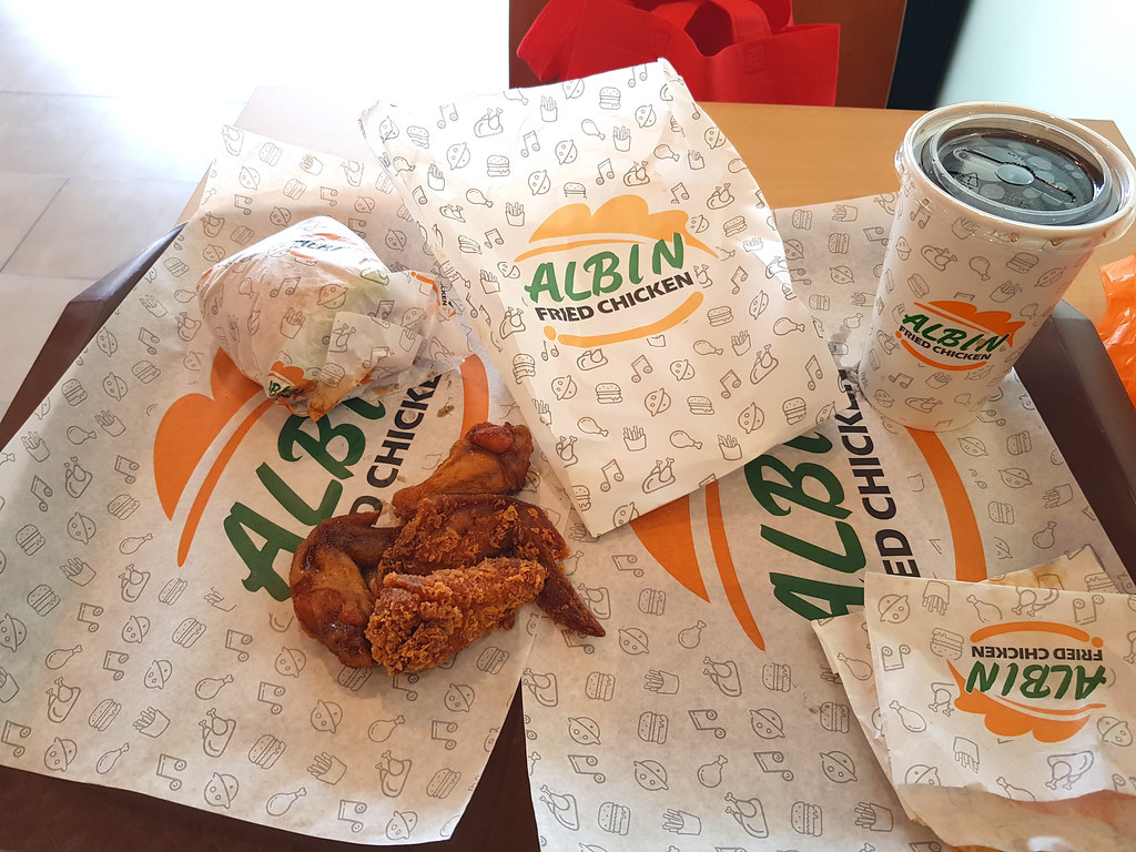 雞肉漢堡配燒烤雞翅膀 AFC Burger set C w/ BBQ chicken wings rm$11.40 @ Albin Fried Chickrn USJ10