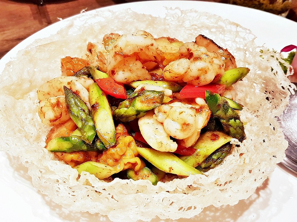 Sauteed Prawns And Asparagus With Superior Chili Sauce