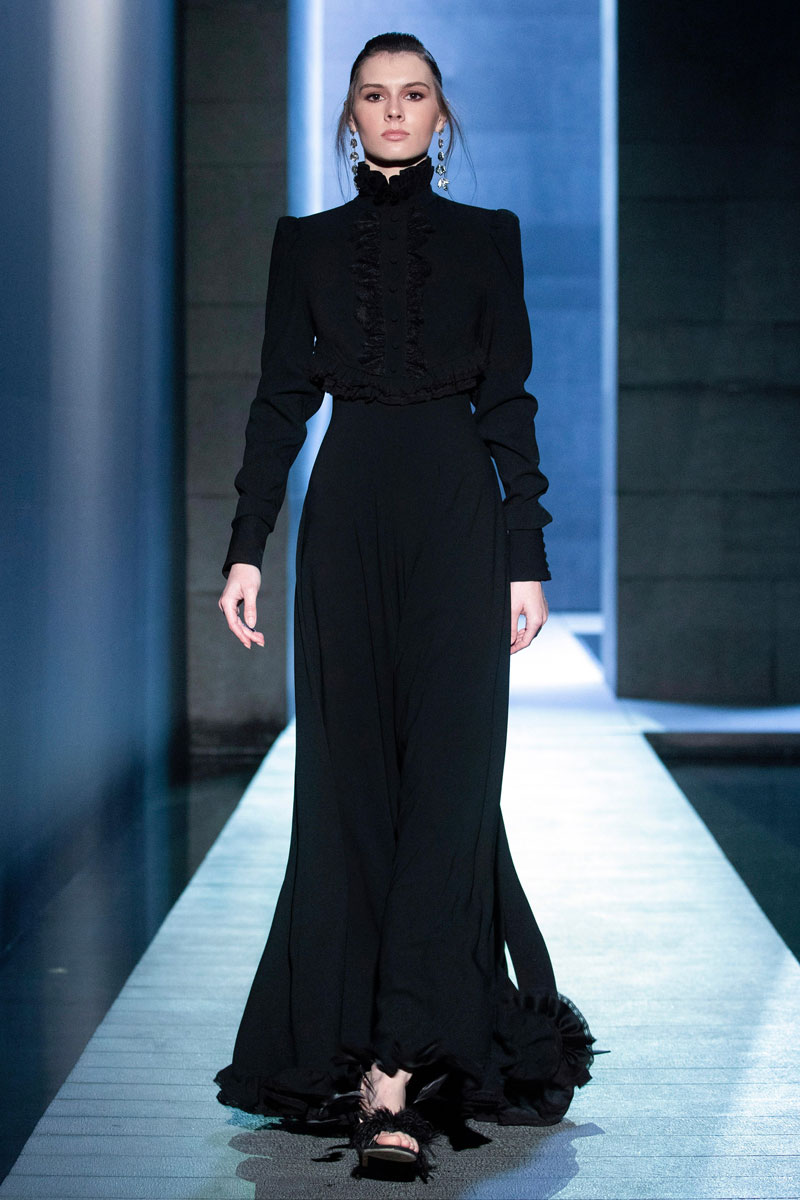 7-Elie-Saab-Fall-2021-runway-show-paris