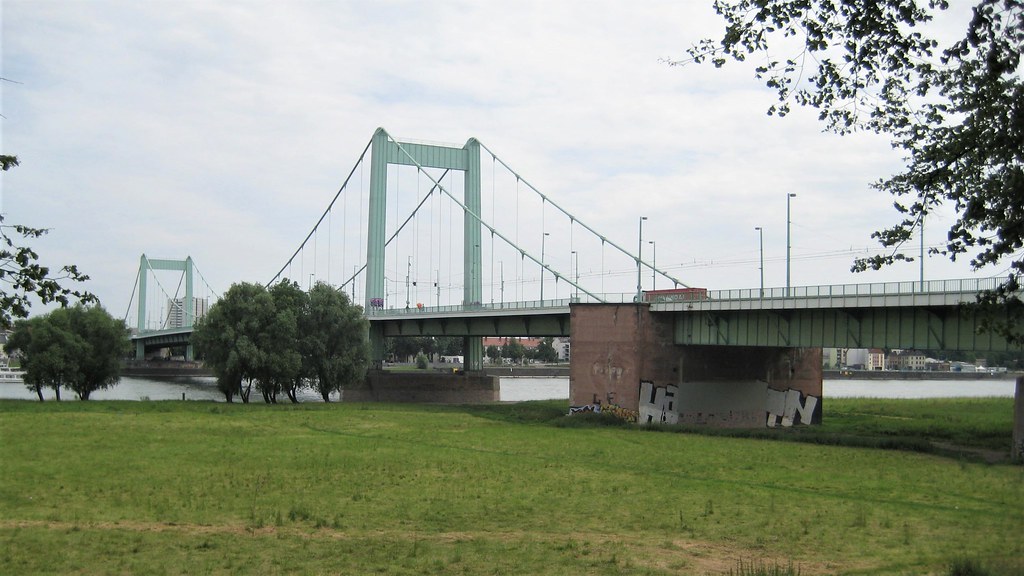1949/51 Köln Mülheimer Brücke über den Rhein am Stromkilometer 691,9 von Wilhelm Riphahn/Fritz Leonhardt/Walter Pelikan B51 in 51063 Mülheim