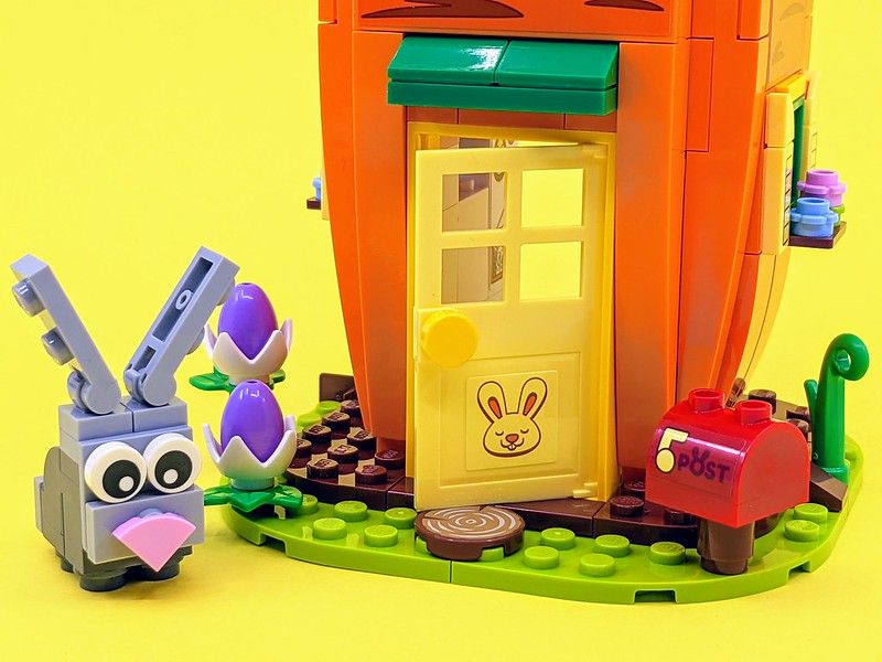 40449: Easter Bunny's Carrot House Review
