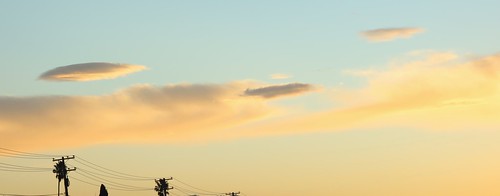 bluesky cielbleu lentilcloud clouds nuages ovni ufo morning matin sunrise leverdusoleil meteo weather sky ciel fiction sanjose sfba california californie g7xm3